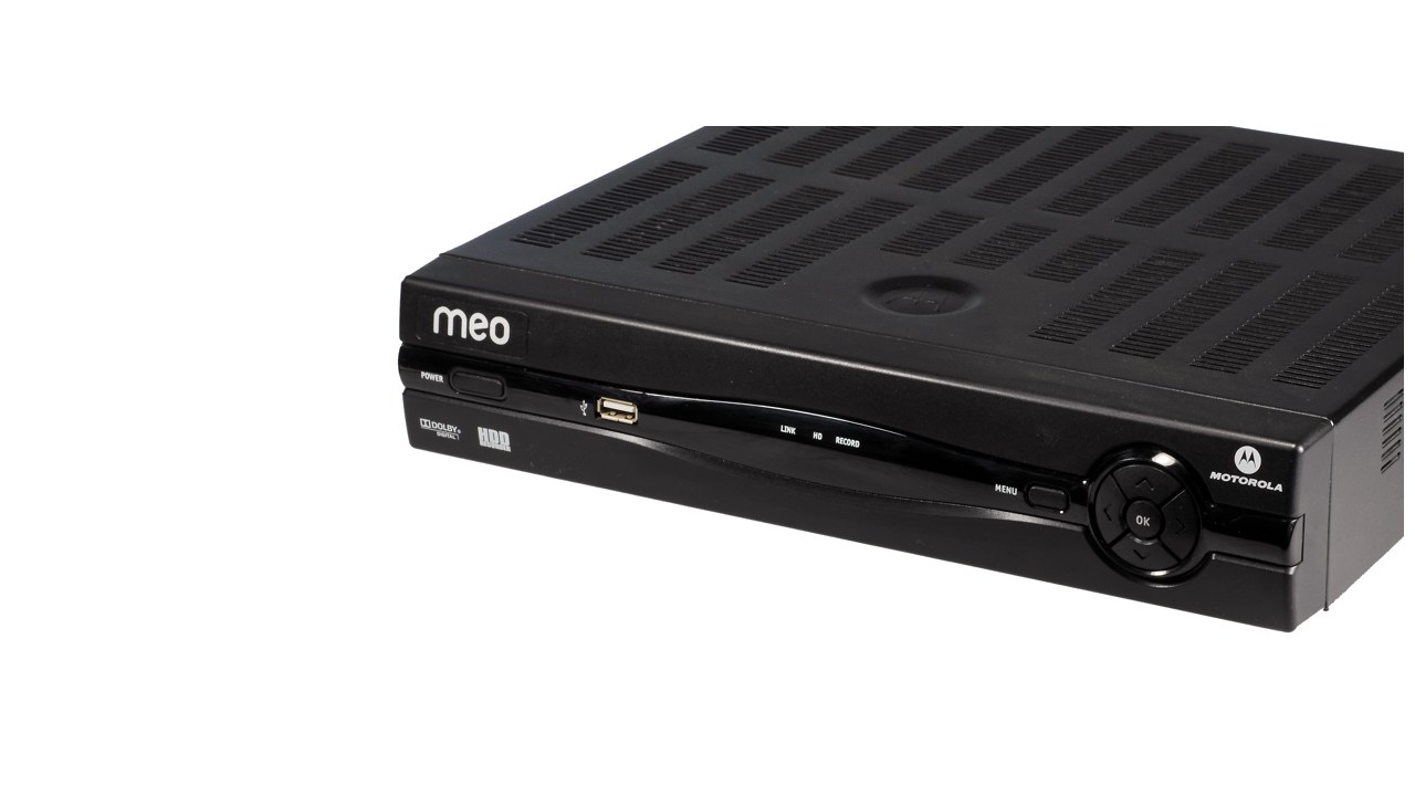 A MEO television set-top box, with the operator's wordmark on the front panel